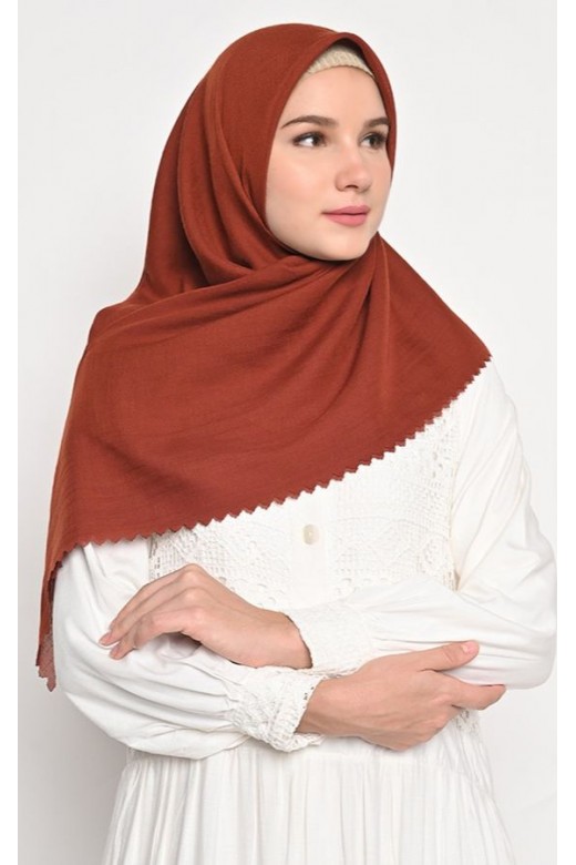Hijab segi 4 Voal Aisyah Lasercut Stupa Sangria